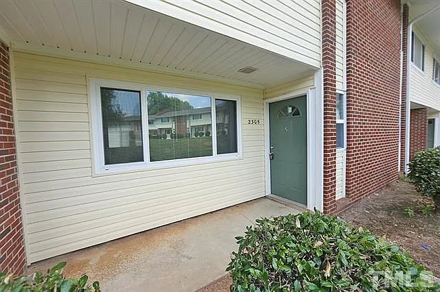 2305 Champion Ct — Photo 2