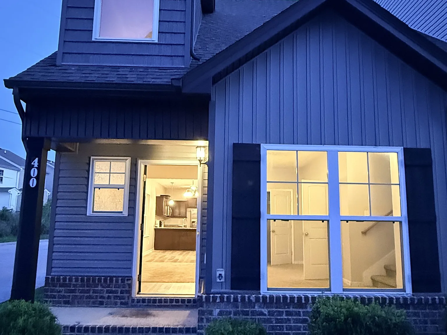 5 bed, 2.5 bath, 1966 sqft, $2,500 — Photo 4