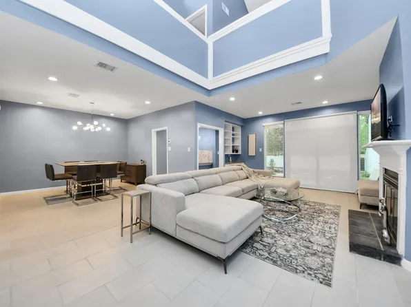 7655 S Braeswood Blvd APT 10, Houston, TX 77071