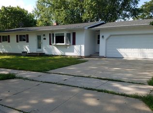 1155 Heritage Trl, Oshkosh, WI 54904