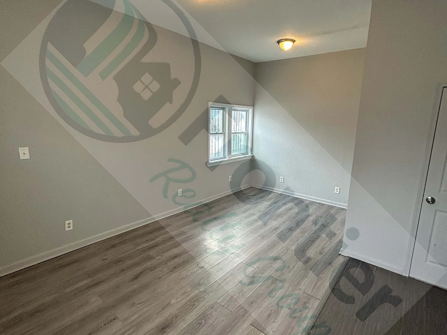 Studio, 300 sqft, $750 — Photo 2