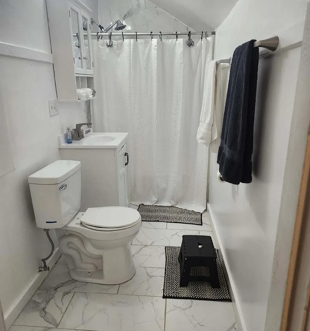 Studio, 300 sqft, $1,100 — Photo 4