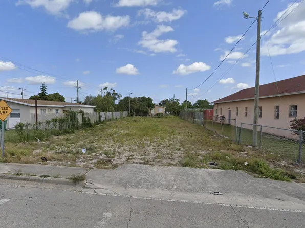 1090 W 28th Street, Riviera Beach, FL 33404
