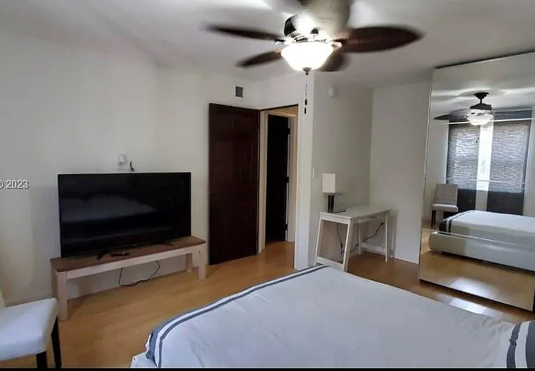 753 Michigan Ave #2B — Photo 7