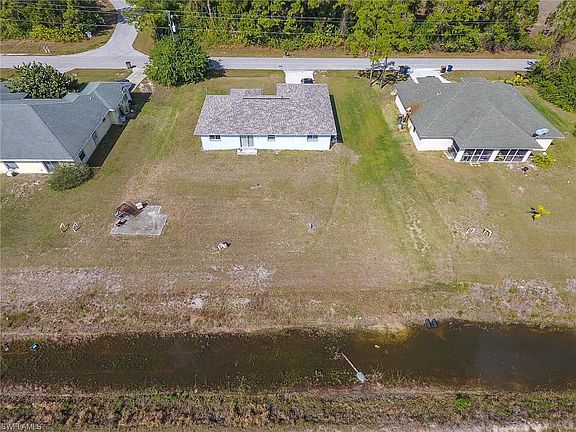 2nd image of 2141 Fairway Dr