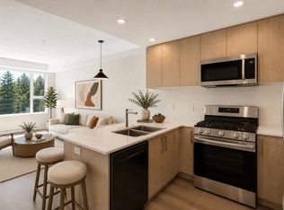 2900 Tillicum Rd #1563548, Saanich, BC V9A2A5