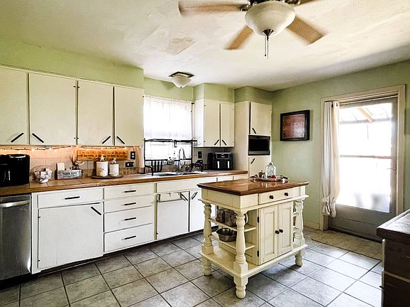 3rd image of 116 Mesquite St