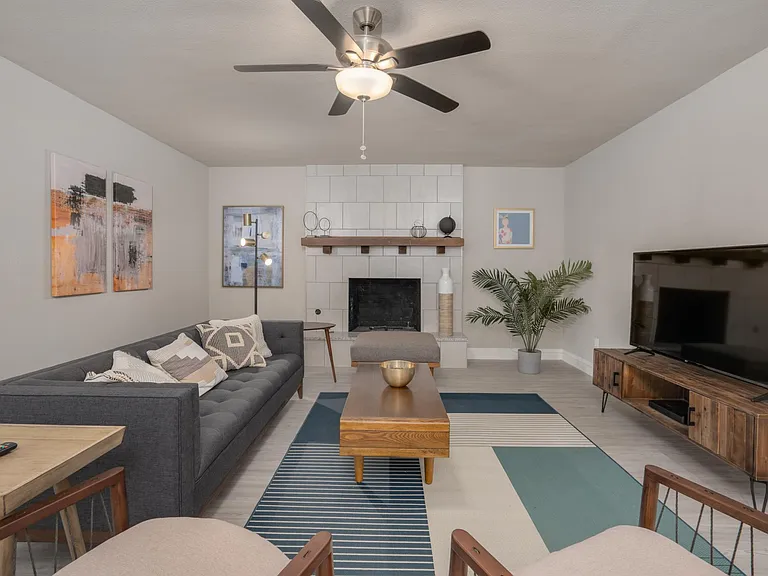 11210 Cotillion Dr — Photo 5