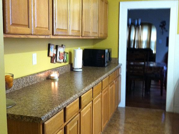 4th image of 904 Blount St