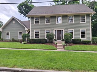 325 Broadway St, Libertyville, IL