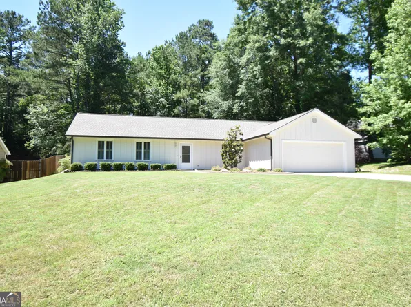 202 Kentwood Dr, Peachtree City, GA 30269