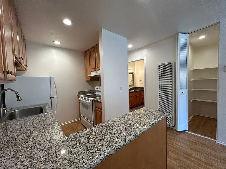 2562 Walnut Blvd #56 — Photo 8