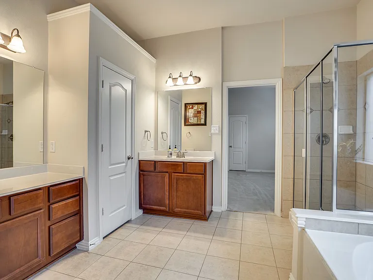 7747 Ivanhoe Dr — Photo 35