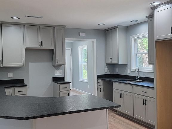 4th image of 406 S 16th St