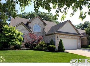34222 Trillium Ct #8, Livonia, MI 48150