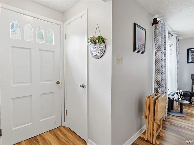 16 Paramount Pkwy — Photo 4