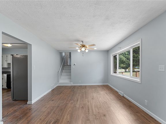 5th image of 3931 Rosalind Dr