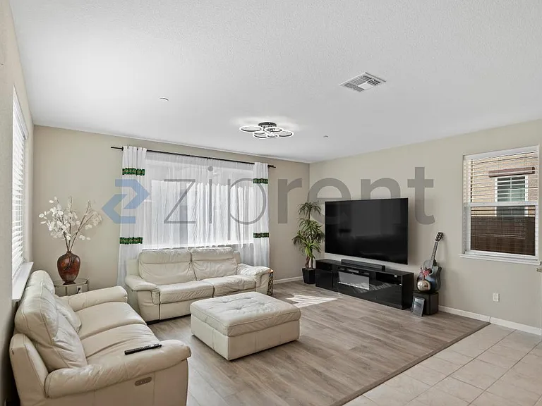 813 Stickney Way — Photo 6
