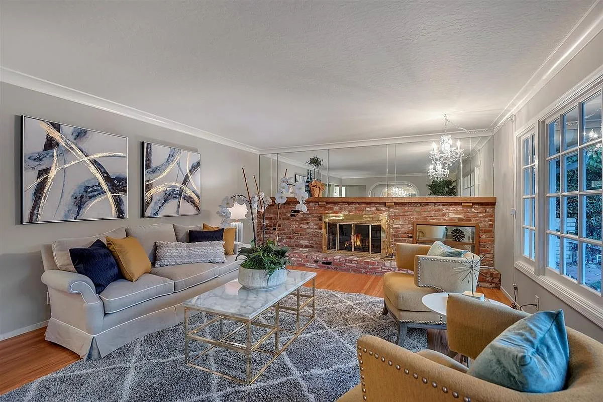 143 Cardinal Ln