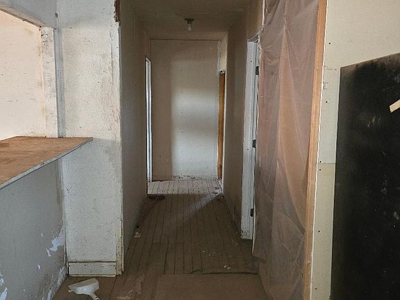 3rd image of 405 N 10th St