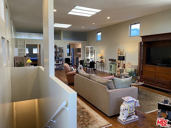 3rd image of 600 Flower Ave