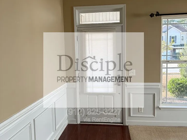 136 Magnolia Dr — Photo 2