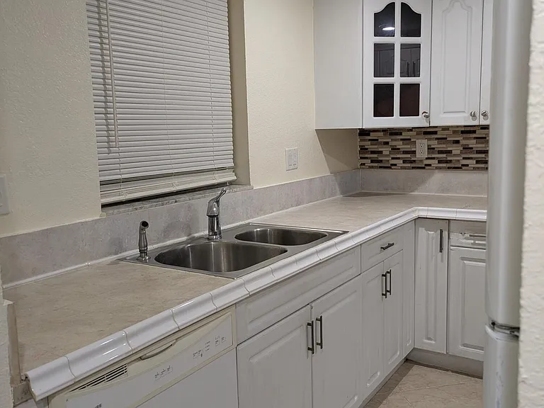 2810 Riverside Dr #106-A — Photo 15