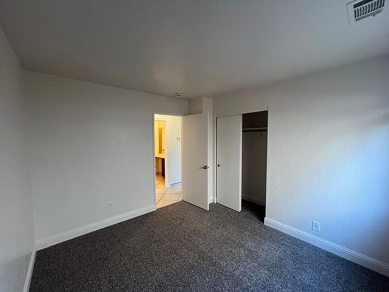 1513 Prospect Ln — Photo 24