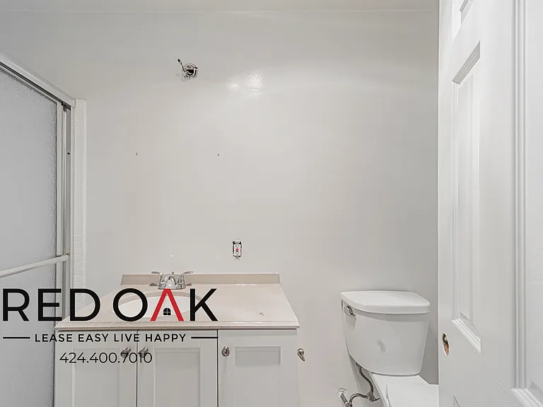10741 Moorpark St #30 — Photo 9