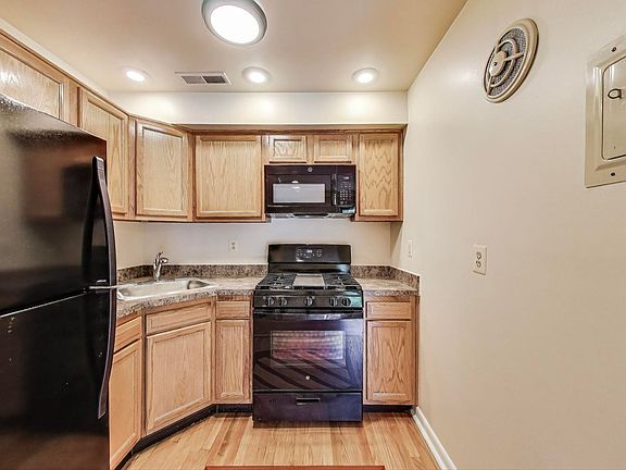 5th image of 5009 Quincy St APT 11