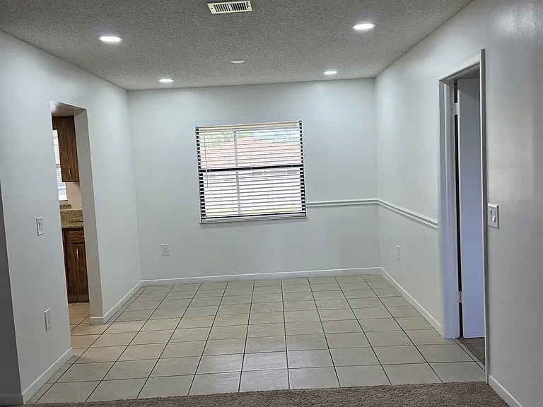 618 Banderas Ave — Photo 13