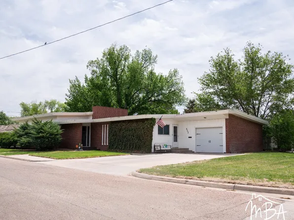 922 Center St, Garden City, KS 67846