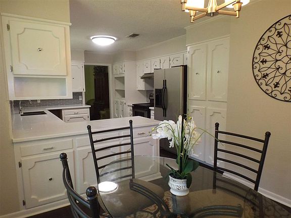 5th image of 3826 Satterfield Ln