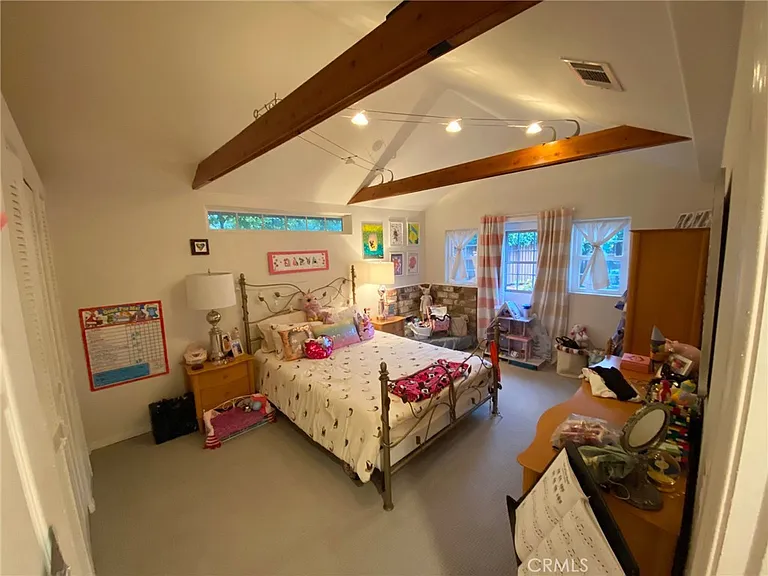 518 Westminster Ave — Photo 12