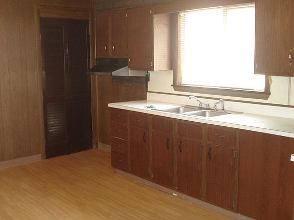 2nd image of 87 Durham Ave