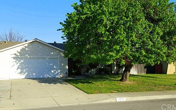 2nd image of 2833 S Meadowbrook Pl