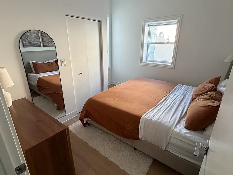1856 W Chicago Ave #4F — Photo 9