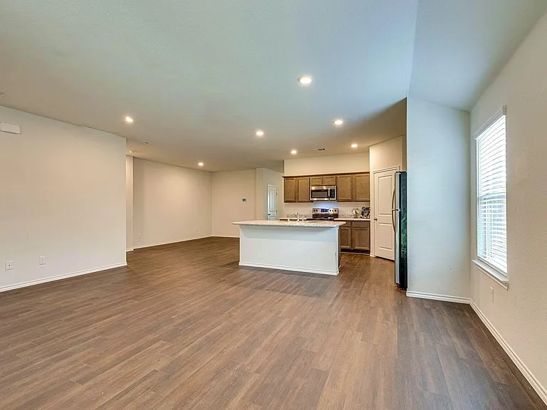 3612 Robbie Run — Photo 8