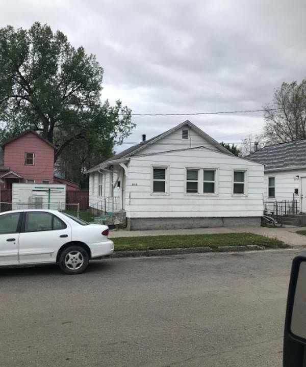 1st image of 2808 3rd Ave S