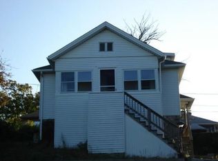 61 Standish St, Worcester, MA 01604