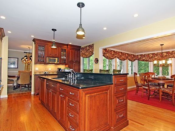 5th image of 158 Long Hill Dr