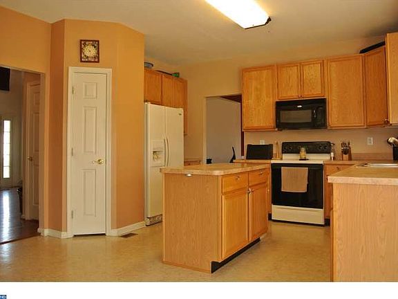 5th image of 60 Ivy Glen Ct