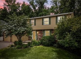 1301 Manor Dr, Pittsburgh, PA