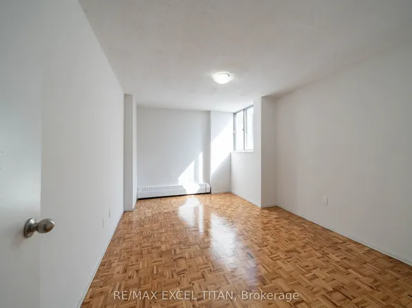 5 Glamorgan Ave, Toronto, ON