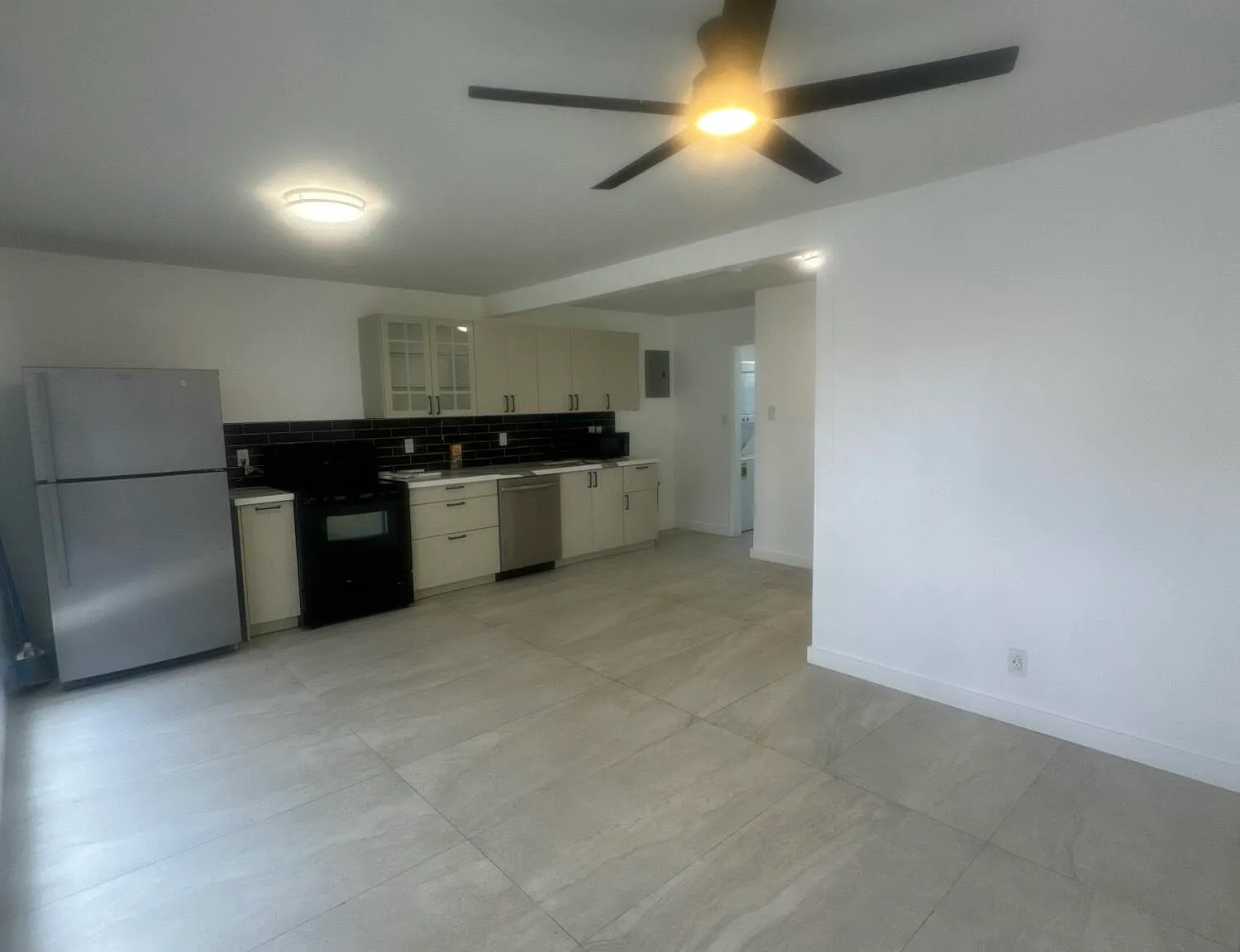 2 bed, 1.0 bath, 580 sqft, $2,600 — Photo 2