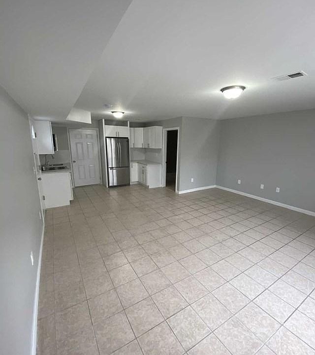 2nd image of 165 Roosevelt Ave