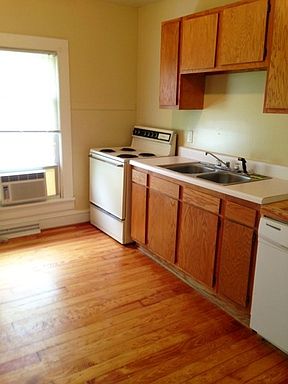 2nd image of 1105C McCormick St