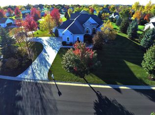 N1621 Topaz Ct, Greenville, WI 54942