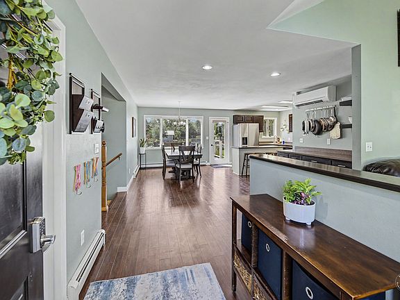 2nd image of 215 Katy Ct