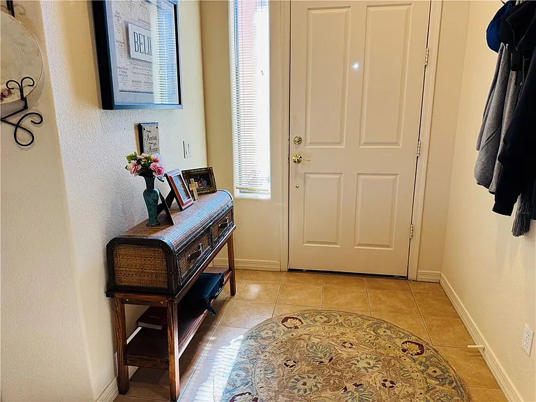 2853 Esmerelda Dr — Photo 5